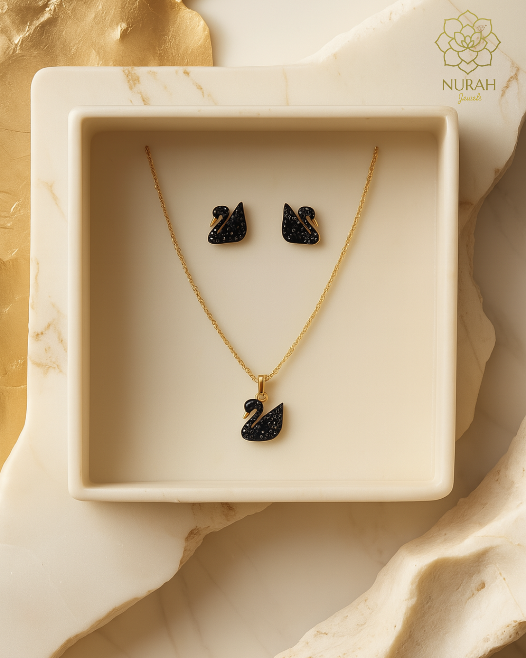 Black Swan Pendant Set
